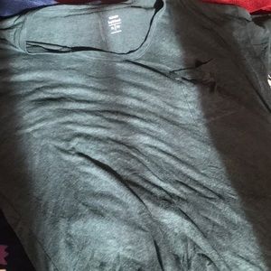Old navy boyfriend t shirt